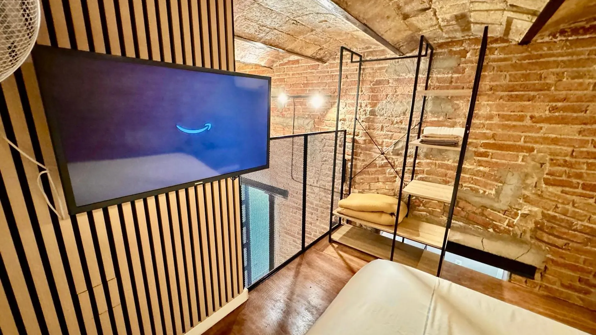 Estudio Nuevo! Al Lado Del Metro L1 L4 L5 Барселона Апартаменты