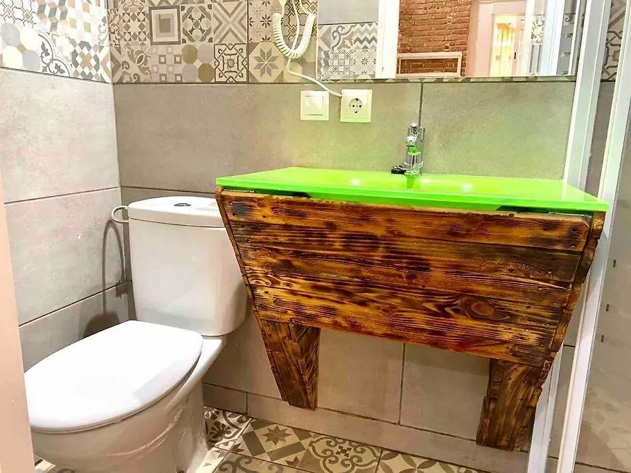 Apartment L1 Estudio Nuevo! Al Lado Del Metro En Sants Barcelona Spain